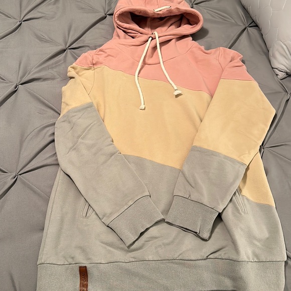 AMPERSAND AVE Tops - Ampersand Ave Singlehood